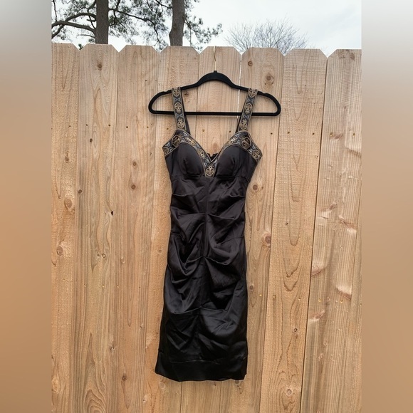CACHE 2 Black Gold Cocktail Party Body con Dress Stretch Satin Embroidered - Picture 3 of 6